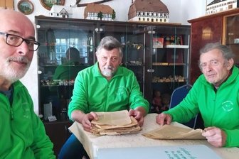 Wo viele alte Stücke einen neuen Platz gefunden haben - Volkmar Herklotz, Jürgen Frei, Werner Kahnt (v. l.) freuen sich über den neu eingerichteten Vereinsraum.