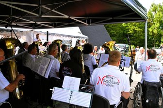 Wo vogtländische Musikanten vor der großen Bühne noch einmal alles geben - Der Sommer ist für die Netzschkauer Musikanten jedes Jahr Outdoor-Zeit.