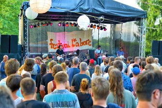 Wochenend-Tipps für das Vogtland: L*abore-Festival, Wasserrutschen-Meisterschaft, Musik und mehr - Es ist das Event am kleinen Mühlteich in Hauptmannsgrün: Zum Festival L*abore werden an diesem Wochenende 20 Bands und Solokünstler erwartet.