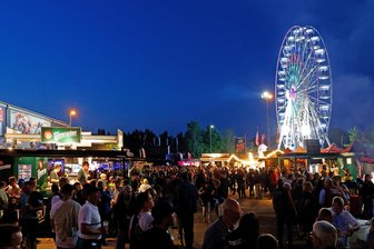 Wochenendtipps für Westsachsen: Findet außer dem Motorrad-Grand-Prix auf dem Sachsenring sonst noch was statt? - Stimmung herrscht am Grand-Prix-Wochenende nicht nur an der Rennstrecke, sondern auch neben dem Sachsenring: