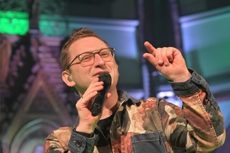 Wochenendtipps im Erzgebirge: Von Skiflohmarkt bis Discoabende - „The Voice of Germany“-Gewinner Samuel Rösch ist bei der Nacht der erleuchteten Kirche in Eibenstock zu erleben.