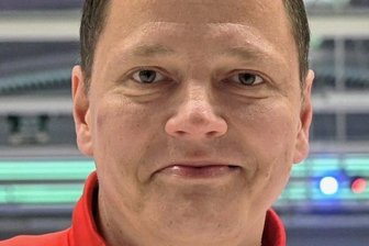 Wölfe bauen auf einen Hexenkessel - Sven Schröder - Chefcoach derSchönheider Wölfe