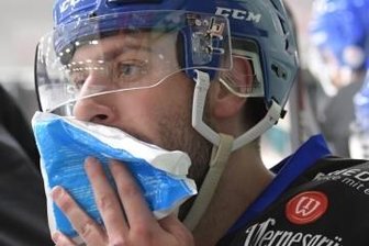 Wölfe zum Auftakt mit Tore-Festmahl - Dicke Lippe und viel dahinter: Robert Horst und sein Team dominierten die Gäste aus Niesky.