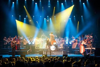 Wohin am Wochenende im Vogtland: Hits von Abba, Kabarett und viele Sommerfeste - Abba Tribute in Symphony gibt es am Wochenende im Park der Generationen in Reichenbach.