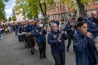Wohin am Wochenende im Vogtland: Kirmes, Neil-Young-Hits und Theaterfestival - Falkenstein feiert von Freitag bis kommenden Dienstag seine Kirmes. Auftreten werden auch die Schalmeiengruppen der Region.