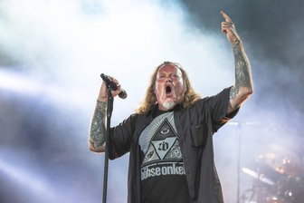 Wohin am Wochenende im Vogtland: Tuning-Treffen in Lengenfeld, „Onkelz-Nacht“ in Plauen und mehr - In Plauen lockt am Samstag die große „Onkelz-Nacht“. Es spielt die Coverband Stainless Steel. Hier ein Foto von Böhse-Onkelz-Sänger Kevin Richard Russell.