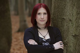 Wohin an diesem Herbstferienwochenende im Vogtland: Gänsehautmomente gibt es, doch es geht nicht nur gruselig zu - Lydia Beneke ist Kriminalpsychologin und am Freitagabend in der Plauener Festhalle zu erleben.