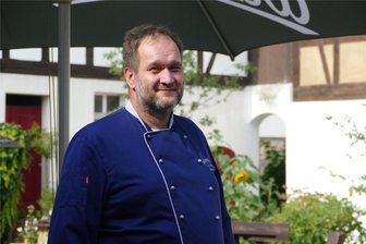 Wohin, wenn es heiß ist? Sechs Biergartentipps in Zwickau - Matthias Runtze und sein Bruder Christian Runtze leiten die Pension Schwalbenhof in Oberrothenbach.
