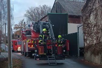 Wohnhaus in Lauenhain nach Brand vorerst unbewohnbar - In Lauenhain hat es am Sonntag in einem Wohnhaus gebrannt.