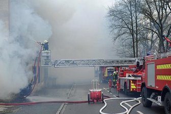 Wohnhausbrand: Flöhaer Stadtverwaltung will Geschädigten helfen -