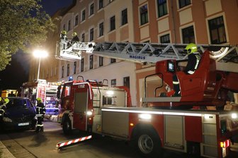 Wohnung brennt: Polizei schnappt gesuchten Mann -