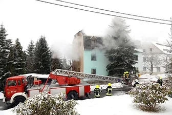 Wohnung nach Feuer nicht mehr bewohnbar - Mieter bleibt unverletzt -