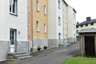 Wohnungen für Geflüchtete in Brand-Erbisdorf: Was ist aus den Plänen geworden? - Das Haus Fabrikstraße 2-4 in Brand-Erbisdorf war Gegenstand einer hitzigen Debatte.