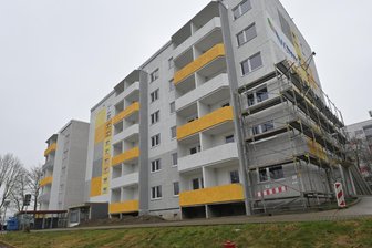 Wohnungsgesellschaft Wilkau-Haßlau stellt umgebauten Plattenbau vor - Sanierung und Umbau des Wohnblockes Beethovenstraße 25 sind fast abgeschlossen.