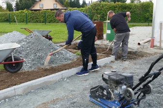Wolkensteiner stecken Energie in Sanierung ihres Sportlerheims - Ihren Fokus richten die Wolkensteiner Vereinsmitglieder derzeit auf die Arbeiten im Außenbereich. Schließlich soll das Vereinsheim der SG 47 schon auf den ersten Blick einiges hermachen. 