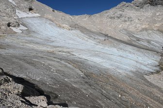 Worst-Case-Klimaszenario angepasst – aber keine Entwarnung - Der Klimawandel trifft auch Deutschland. Hier ein schmelzender Gletscher auf der Zugspitze.