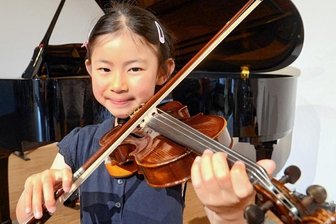 Wunderkind beim Konzert - Das musikalische Wunderkind Hao Rebecca Li von der Musikschule Rodewisch ist am Donnerstag in der Katharinenkirche zu erleben. 