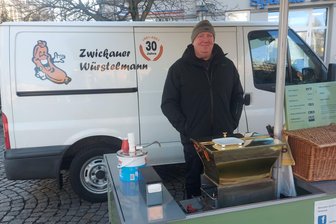 „Wut - Die Reise geht weiter“ hat Vorpremiere in Reichenbach - Würstelmann Thomas Rosin aus Mylau ist im MDR-Film „Wut - Die Reise geht weiter“ zu sehen.
