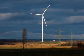 XXL-Windrad in Oberwiera: Warum sich die Flügel nachts nicht mehr drehen - Das XXL-Windrad in Oberwiera steht in den Nachtstunden still. Es wird zwischen 22 und 6 Uhr abgeschaltet.