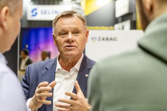Zabag wächst im Ausland: Warum Deutschland für die Firma im Erzgebirge zum Bremsklotz wird - Zabag-Vorstandschef Michael Simon beklagt langsame Entscheidungsprozesse auf politischer Ebene.