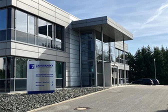 Zahoransky-Werk in Rothenkirchen verkauft: Was bedeutet das für die Beschäftigten? - Der Standort von Zahoransky in Rothenkirchen ist an MT Management verkauft worden. Damit erhält das Werk künftig den Namen Molding Tec Steinberg GmbH.