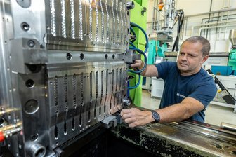Zahoransky will schnellen Verkauf: Beschäftigte in Rothenkirchen zum Warnstreik aufgerufen - Weil der Verkauf des Zahoransky-Werks in Rothenkirchen droht, sind die rund 75 Beschäftigen am Mittwoch aufgerufen, ihre Arbeit niederzulegen.