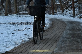 Zappenduster: Was sich auf diesem Chemnitzer Weg ändern soll - Hier kann es im Dunkeln gefährlich werden: Der Fuß- und Radweg hinter der Markthalle, der über den Hartmannplatz führt, ist nicht beleuchtet. Zu mindestens bis jetzt.