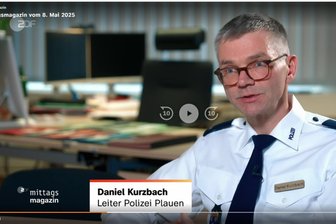 ZDF berichtet über kriminelle Jugendbande aus Plauen - Das ZDF-Team interviewte auch Plauens Polizeirevierchef Daniel Kurzbach.