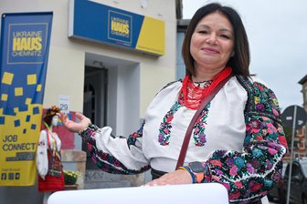 Zehn Jahre Ukraine-Haus in Chemnitz: Zwischen Tränen, Musik und Tanz - Vereinsvorsitzende Veronika Smalko lädt ins Ukraine-Haus Chemnitz an der Mühlenstraße ein.