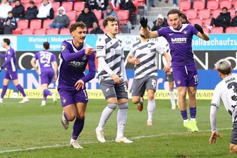 Zehn-Tore-Spektakel und Sijaric-Dreierpack: FC Erzgebirge Aue schießt sich den Frust von der Seele - Omar Sijaric bejubelt den Ausgleichstreffer.