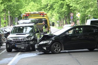 Zeisigwaldstraße nach Unfall gesperrt - 