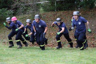 Zeitdruck ist herausfordernd: Feuerwehrleute aus dem Vogtland messen ihre Kräfte - Die Feuerwehrsportgruppe Bösenbrunn in Aktion.