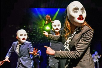 Zeitgeist als Bürgerversicherung? - Karneval für Kaiserin Merkel? "Faust II" treibt es am Chemnitzer Theater bunt mit dem Zeitgeist.