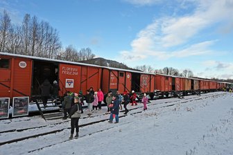 Zeitgeschichte rollt mit 14 Waggons am Bahnhof Weipert vor - Der Zug der tschechoslowakischen Legionäre macht in Weipert Halt und erzählt ein spezielles Kapitel des Ersten Weltkriegs und seiner Nachkriegsphase.
