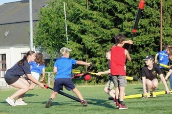Zeltlager verzaubert Nachwuchskämpfer - Auch das Spiel "Jugger", in welchem sich zwei Mannschaften mit Schaumstoffwaffen begegnen, war Teil des Zeltlagers des JC Gornau.Foto: Verein