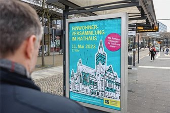 Zentral, barrierefrei, mit Angeboten für Jung und Alt: So will das Rathaus mit den Chemnitzern neu ins Gespräch kommen - Im gesamten Stadtgebiet macht das Rathaus bereits Werbung für die Einwohnerversammlung am 11. Mai.