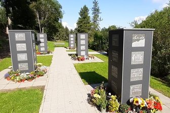 Zentralfriedhof Schwarzenberg: Kolumbarium kein Exot mehr - Zu den fünf Stelen im Kolumbarium auf dem Zentralfriedhof kommen noch in diesem Jahr zwei hinzu. Insgesamt sind 14 Stelen geplant.