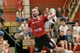 ZHC Grubenlampe hadert nach Heimniederlage gegen EHV Aue II: „Das war von uns zu wenig“ - Furak Robert Catalin und seine ZHC-Teamkameraden stehen nach zwei Saisonspielen noch ohne Punktgewinn da.