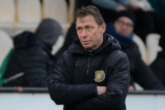 Ziel bleibt die Fußball-Regionalliga: VfB Auerbachs schwieriger Weg zurück an die Spitze - Enttäuschung bei Coach Sven Köhler: Seine Mannschaft hatte eine solide Hinrunde gespielt. Um so härter kam die 0:2-Niederlage gegen Wismut Gera in seinem 200. Jubiläumspflichtspiel beim VfB Auerbach. Gerät er nun selbst ins Visier?