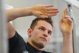 Zitterpartie um das begehrte Ticket - Andreas Bretschneider ist derzeit vor allem am Barren, seinem zweiten Paradegerät neben dem Reck, eine wichtige Stütze im Team. Der Chemnitzer startet zum zweiten Mal bei einer Männer-EM.