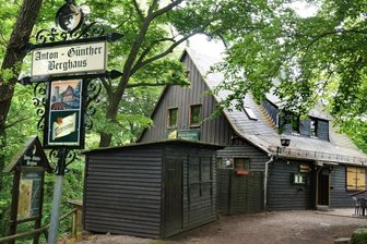 Zitterpartie ums Borberghaus endet mit neuem Pachtvertrag - Die Ruhe am legendären Anton-Günther-Berghaus auf dem 435 Meter hohen Borberg täuscht. Am Dienstag war lediglich Ruhetag in der Traditionsgaststätte auf Kirchbergs bekanntestem Hügel.