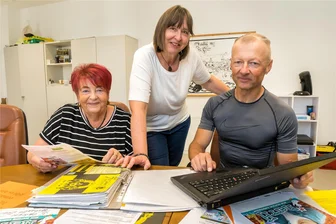 Zöblitz: Nach der 1000-Jahr-Feier folgt die 700-Jahr-Feier - Sigrun Gebhardt, Ines Hegewald und Bert Körner (v. l.) gehören zu dem Team, das seit fast zwei Jahren mit der Organisiation der Festwoche beschäftigt ist.