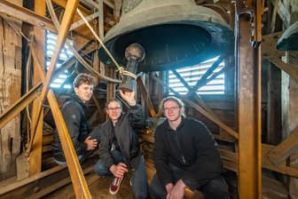Zöblitzer Glocken läuten zum letzten Mal: Hier die Tonaufnahme - Christopher Wittig, Jakob Vogel und Sven Schönherr (v. l.) bedienten die Glocken.