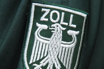 Zöllner stellen Tabak und Kaffee sicher -