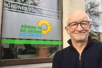 Zoff bei Vogtland-Grünen: Manja Trögers Austritt gefährdet Fraktionsstatus und Geldzahlungen - Gerhard Liebscher aus Lottengrün: Der Landtagsabgeordnete ist auch Vorsitzender der Kreistagsfraktion Bündnis 90/Die Grünen. Wie will er den Fraktionsstatus retten und damit auch Geldzahlungen sichern?