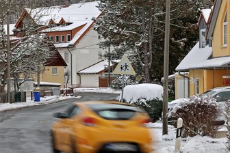 Zoff um Tempo 30 in St. Egidien: Lichtensteins Bürgermeister im Kreuzverhör - Im St. Egidiener Ortsteil Kuhschnappel fehlen teilweise Fußwege – zumindest dort soll Tempo 30 gelten, fordern Anwohner und Gemeinde seit Jahren. Doch aus dem Lichtensteiner Rathaus wird es dafür wohl erneut kein grünes Licht geben.
