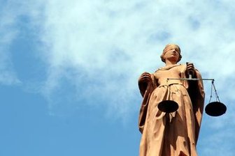 Zoll deckt Schwarzarbeit auf - 