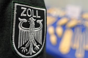 Zoll: Im Jahr 2021 deutlich mehr Zigaretten und Feuerwerkskörper sichergestellt -