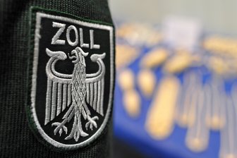 Zoll überprüft Kurier- und Paketdienste - 14 Unregelmäßigkeiten - 