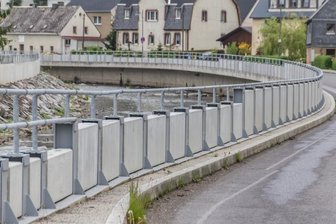 Zschopau-Mauern als Vorbild für Hochwasserschutz im Gebirge - Fest eingemauert: Die Zschopau in Wiesa. Der Beton soll die Anwohner vor einem Jahrhunderthochwasser schützen.